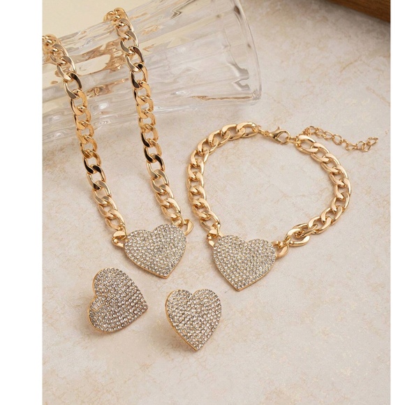 Luxe Gold Tone Rhinestone Heart Chunky Chain Necklace Set - Picture 1 of 4